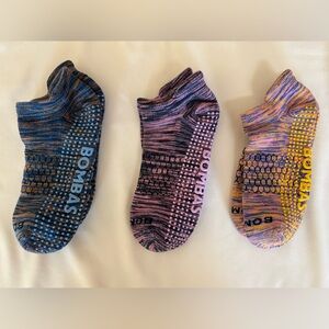 NEW Bombas UNISEX Ankle Socks. Three pairs of grippers. Size medium.